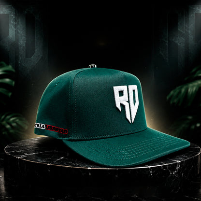 Gorra dominicana GCAPS Mi Isla verde y blanco con bordado RD 3D – foto 3